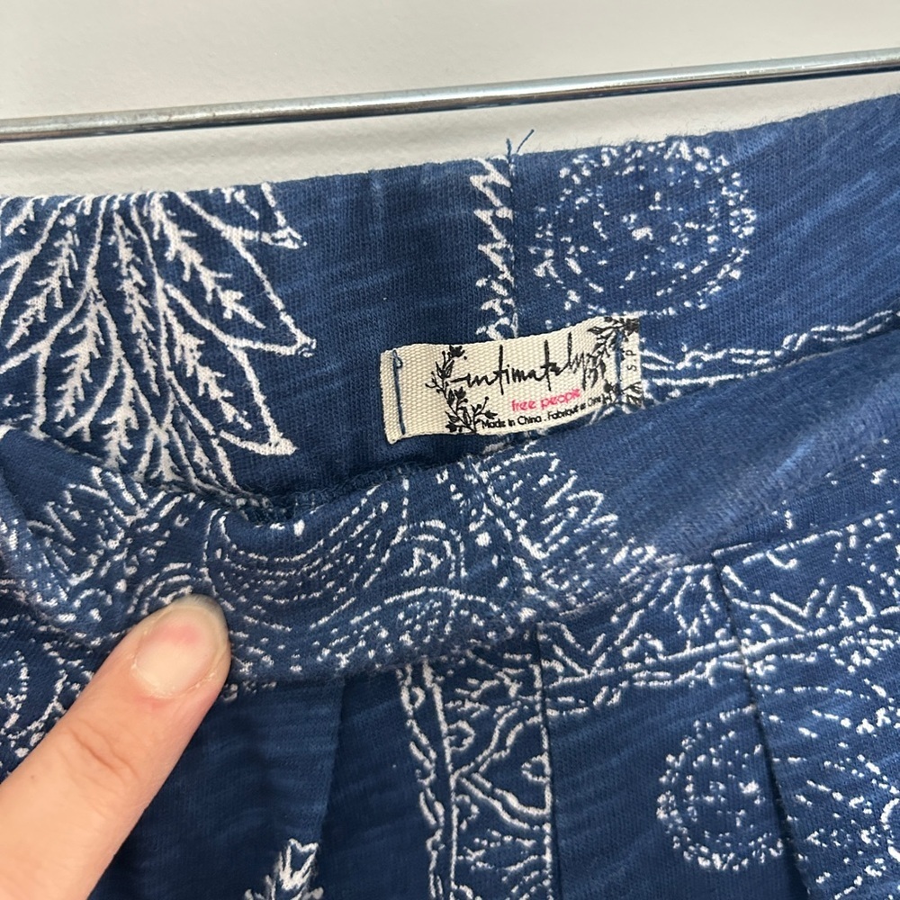 Free People Intimately Good Juju Drop Crotch Joggers Blue Boho Print Size Small - Picture 4 of 10